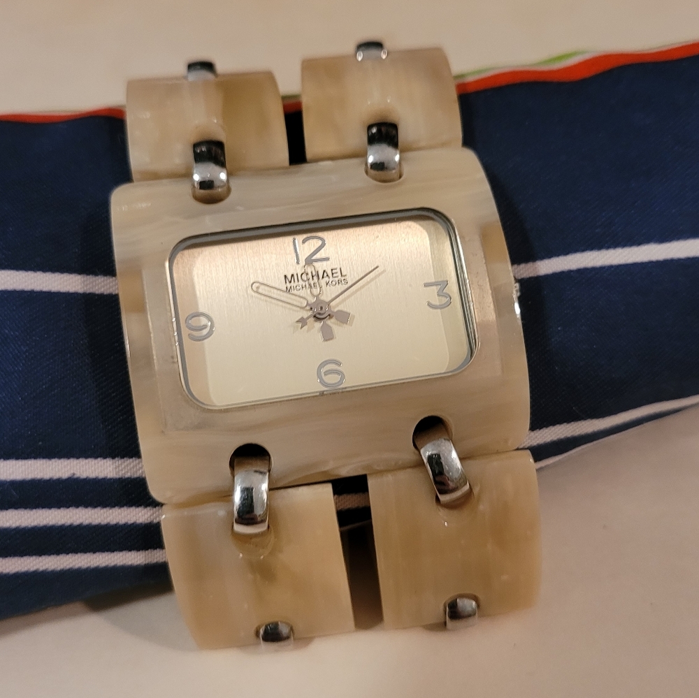 Michael Kors MK4047 Women's cream acrylic watch